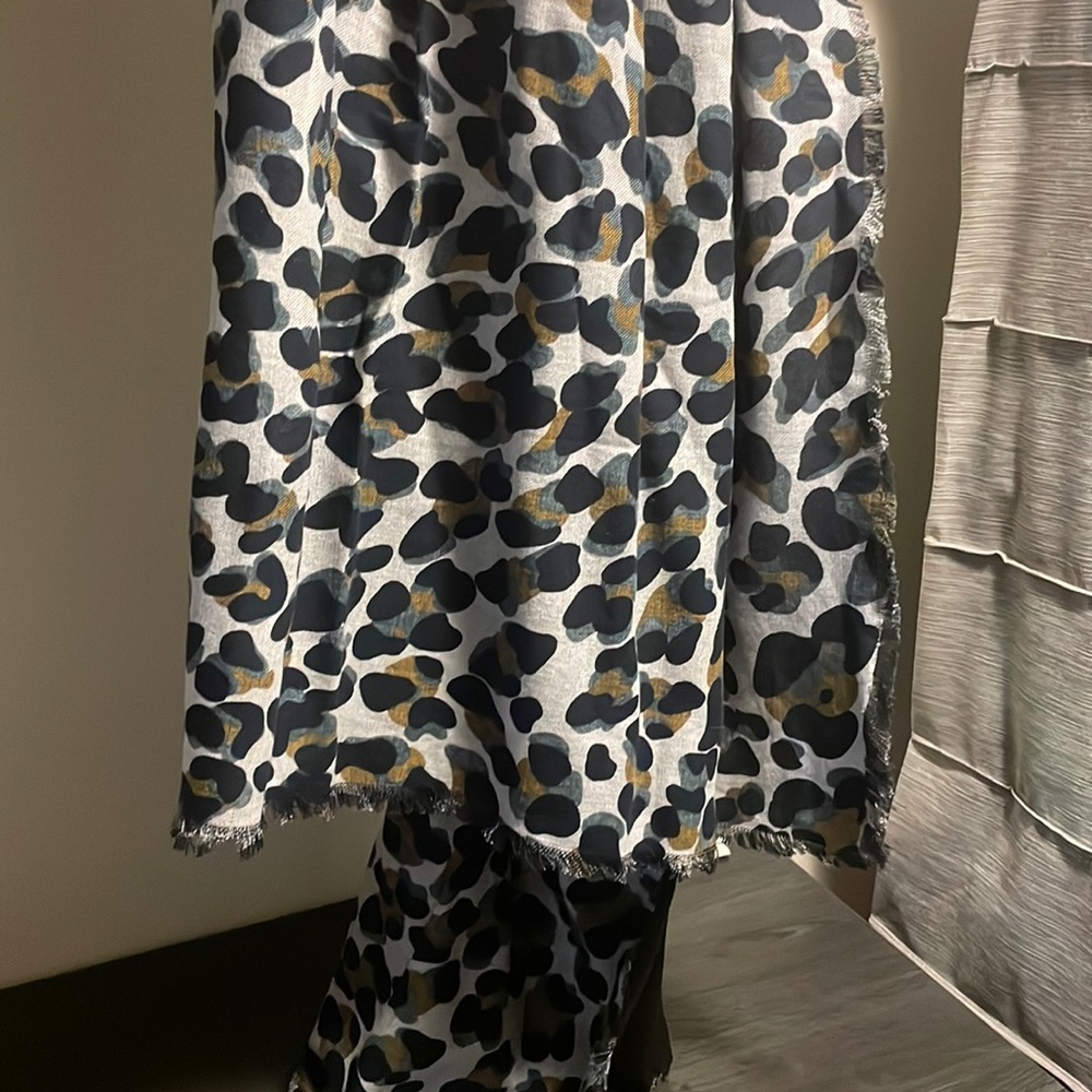 NWOT cotton animal print scarf